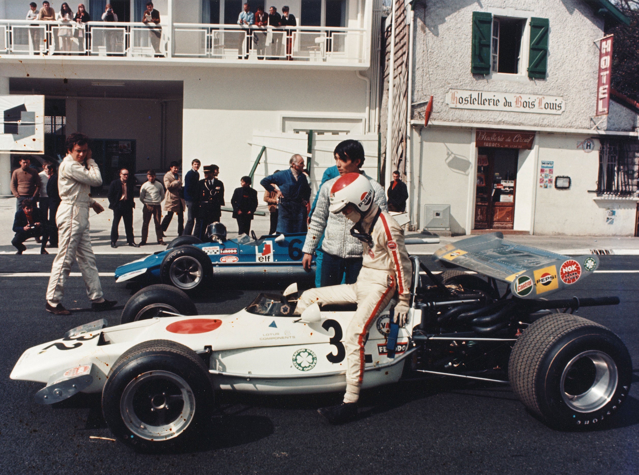 Team Ikuzawa F2 Race in Pau France 1970